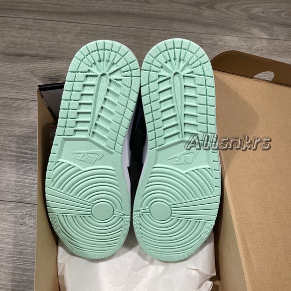 Air Jordan 1 Low Green Cloud🪸 - Picture 9 of 10